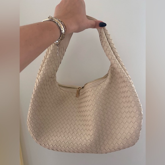 Faux leather woven purse - Picture 5 of 6
